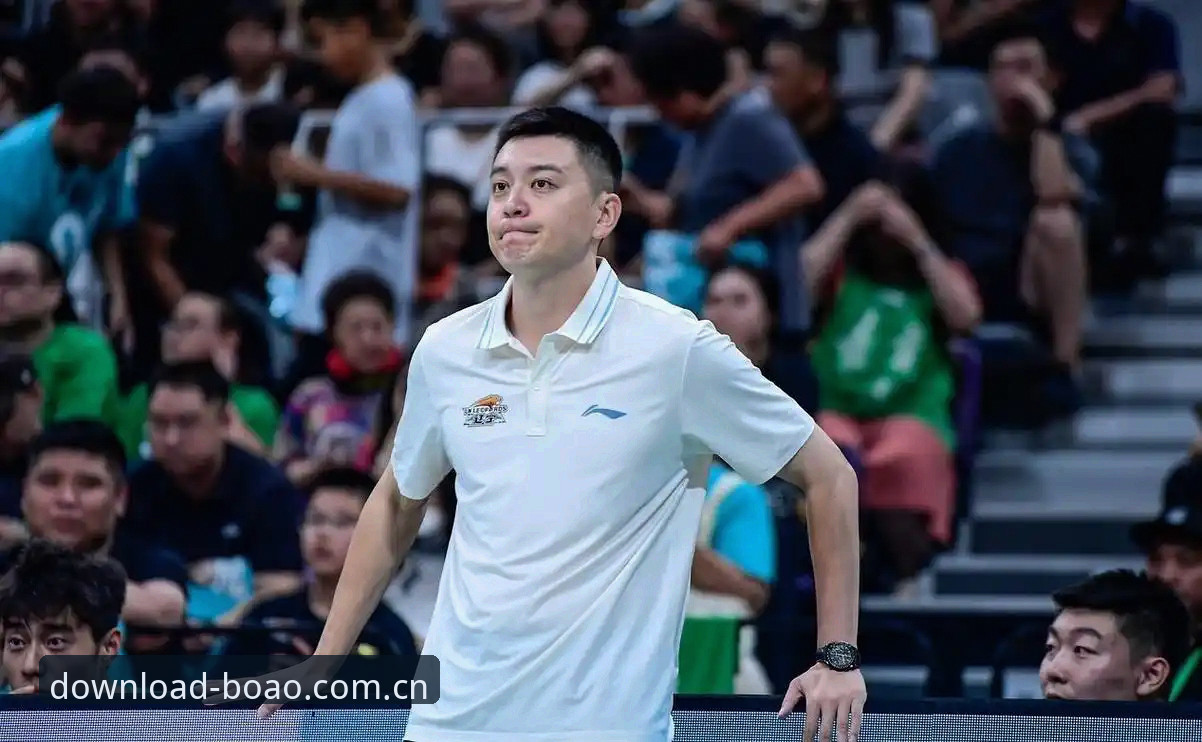 世界杯前锋进球潮背后，C罗压力无人知晓——杨鸣一句话点破真相